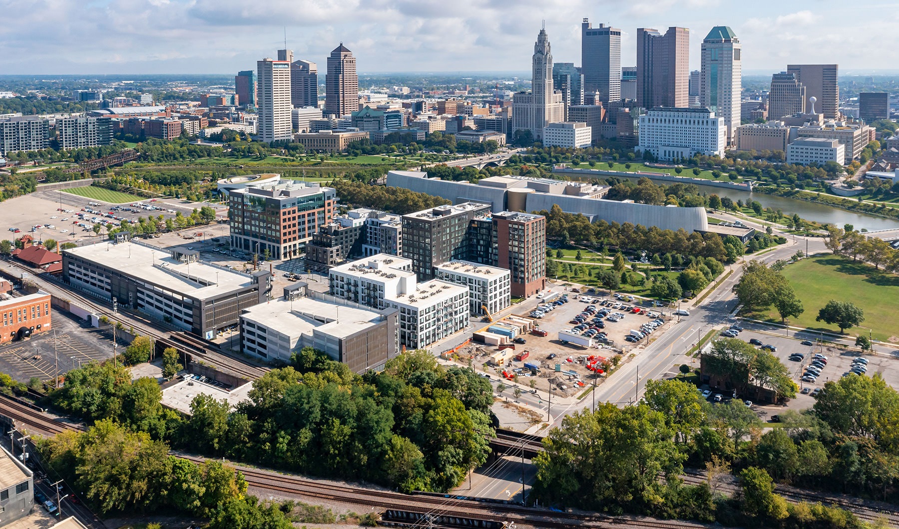 Luxury Apartments in Columbus, OH ONE At The Peninsula